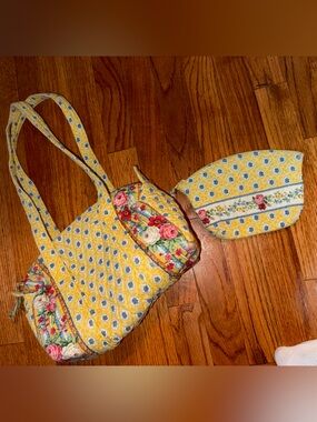 VTG retired Vera Bradley "Elizabeth" floral pattern - purse and makeup pouch bag